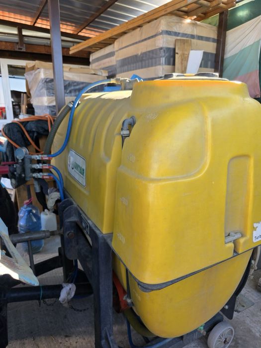 Навесна пръскачка, 600 л.