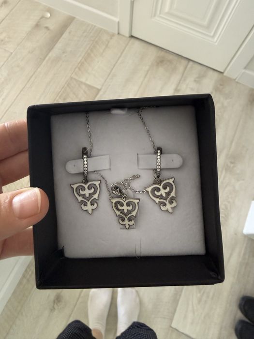 Продается серебряный набор