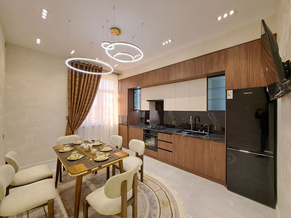 3 xonali lux kvartira sotiladi 110 m²