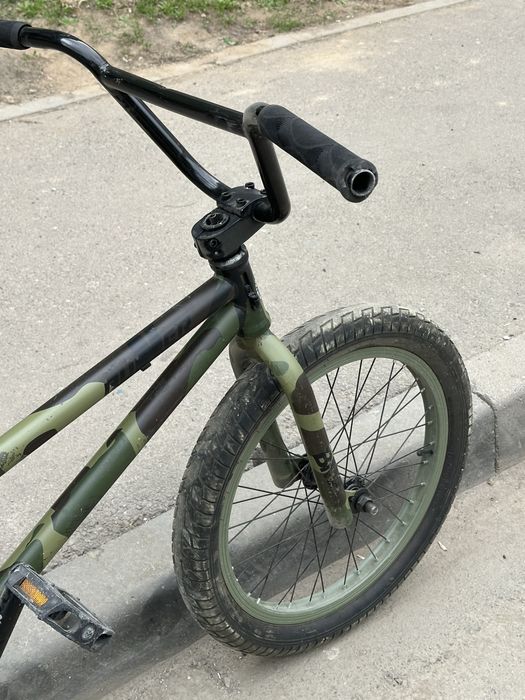 Bелосипед BMX трюковой