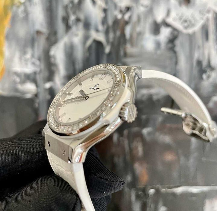 hublot classic fusion 33mm Дамски
