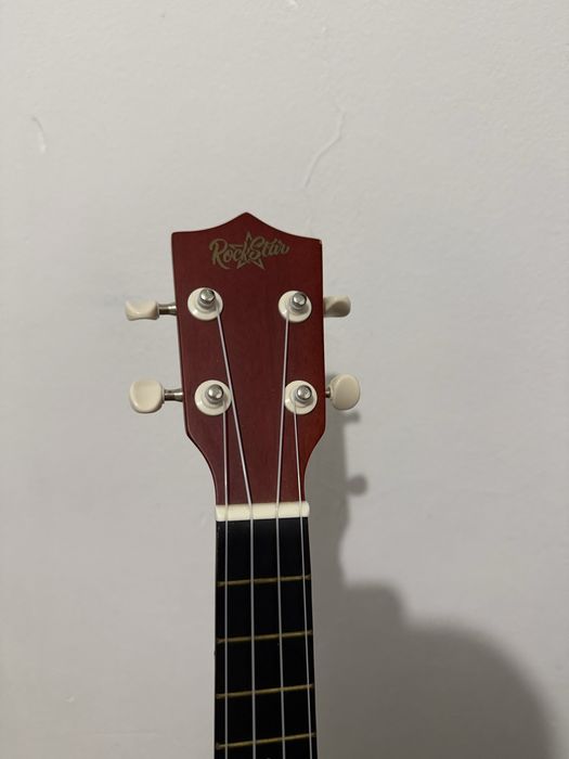 Продам укулеле RockStar