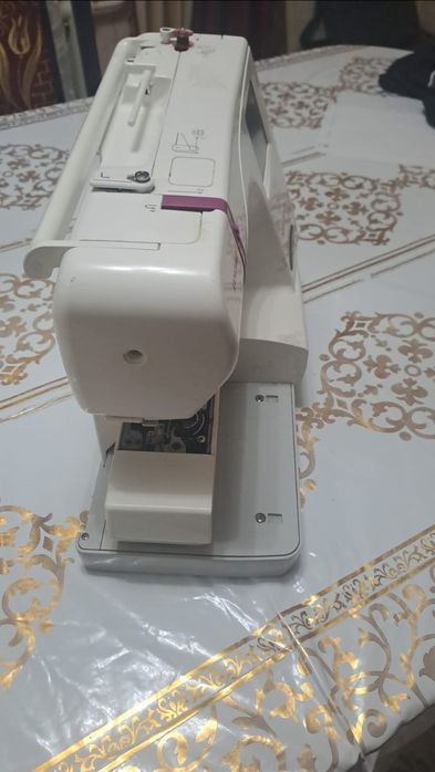 Швейная машина Janome