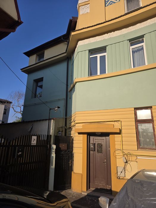 Vand garsoniera in vila