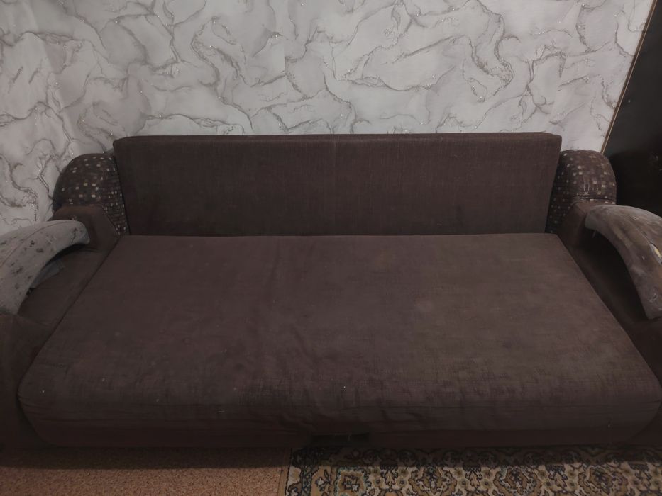 Продам старый диван