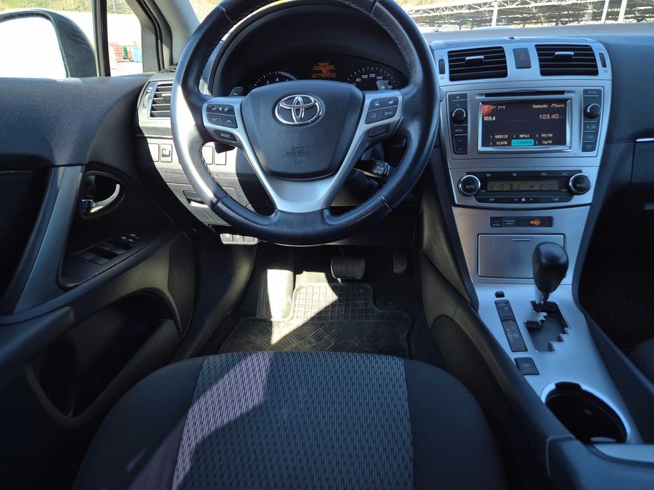 Vand Toyota Avensis 1.8 benzina an 2013, cutie automata 170303 km