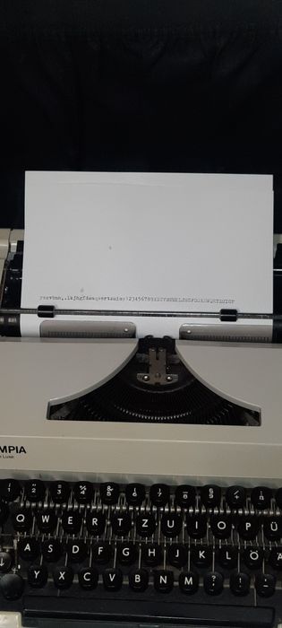 Mașină de scris Olympia Regina de luxe impecabilă