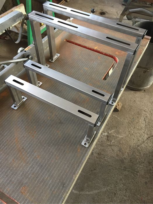 Стойки за климатици и термо помпи