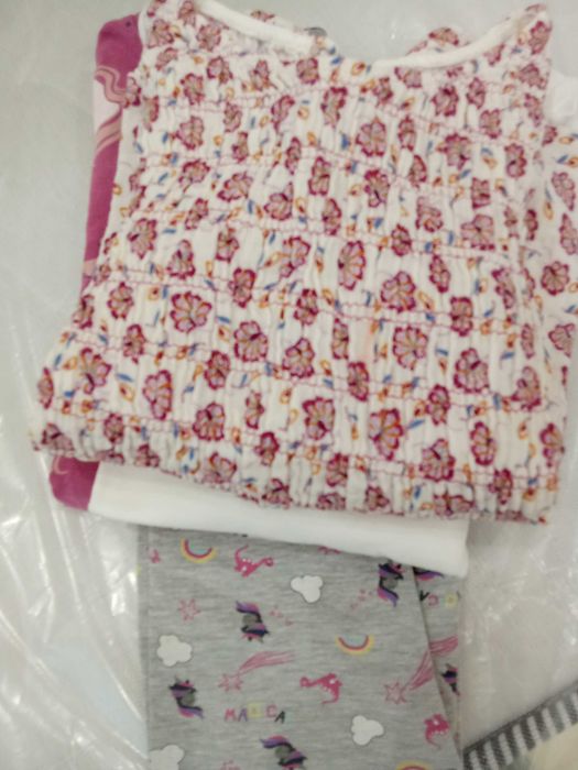 5 комплекта момиче 5-6  г.- 20 лв.