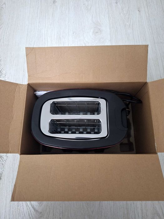 Prăjitor paine nou nout marca Philips.