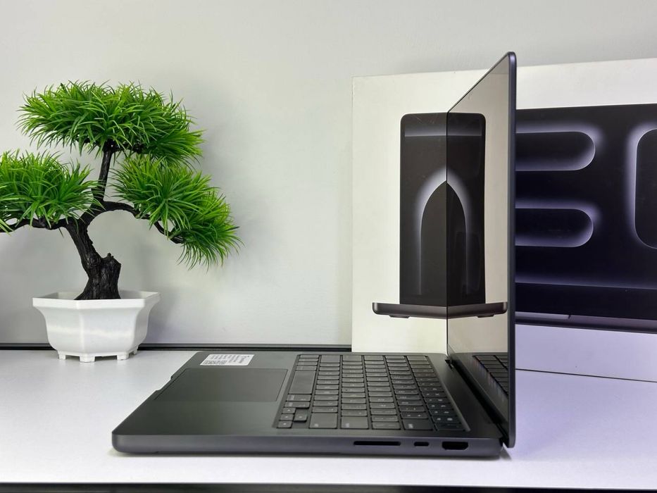MacBook Pro M5 (14inch) Akb 100% Цп 21