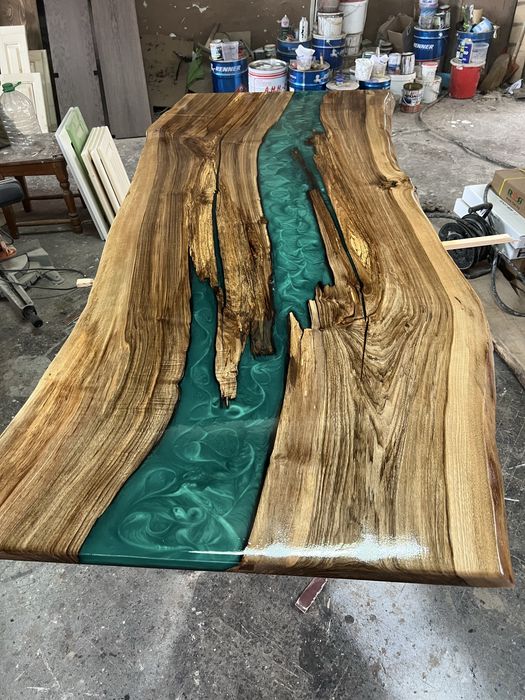 Плотове за трапезна маса от дърво и епоксидна смола