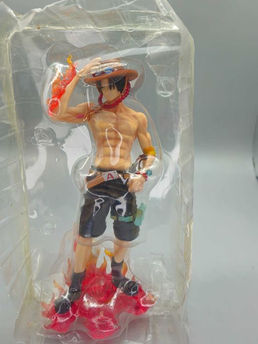 Колекционерска аниме фигурка Portgas D Ace (One Piece) с огнени ефекти