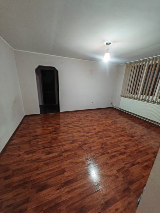 Apartament cu 2 camere de vânzare – zonă ultracentrală, renovat, Drăgășani