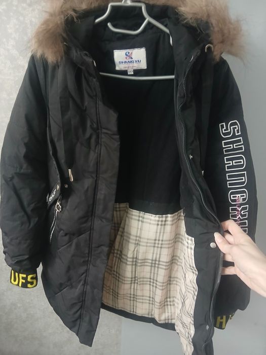 Зимняя куртка на девочку.