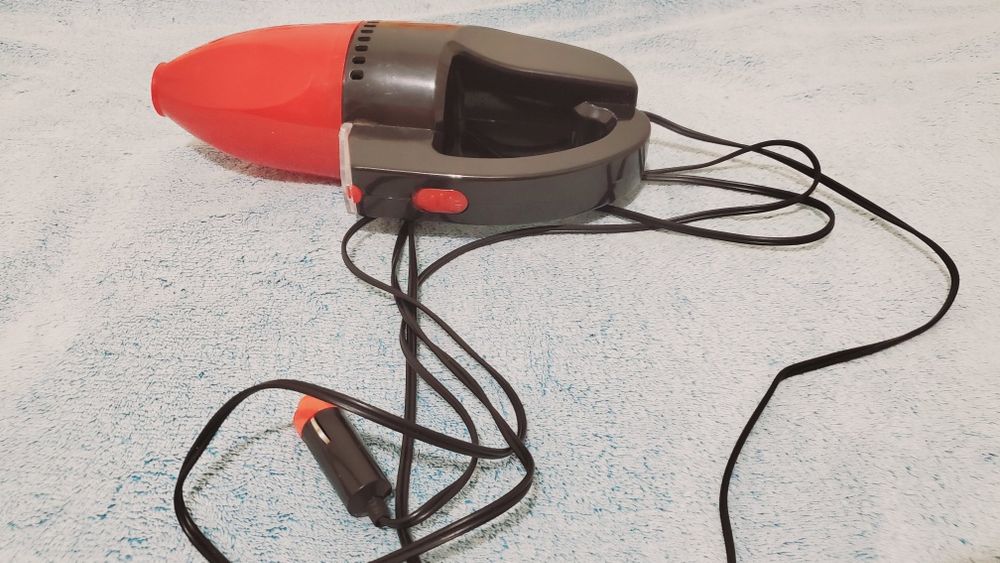 Aspirator auto cu furtun