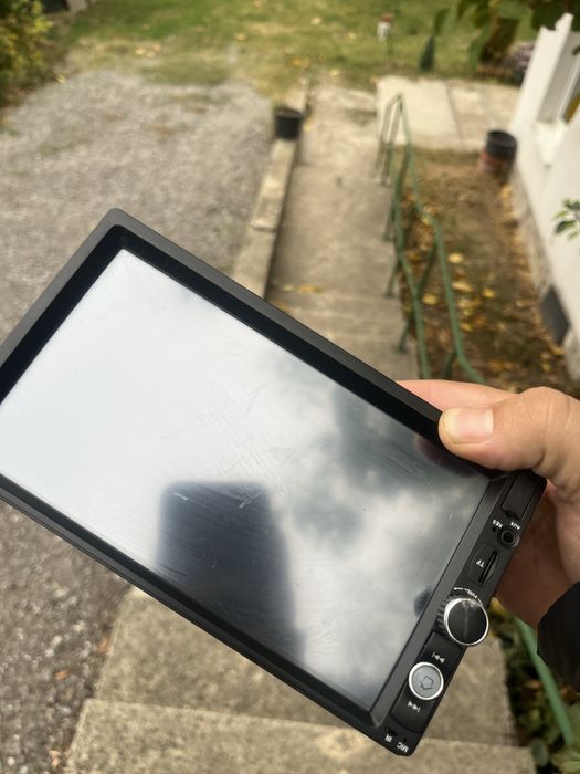 Мулти медиа за кола