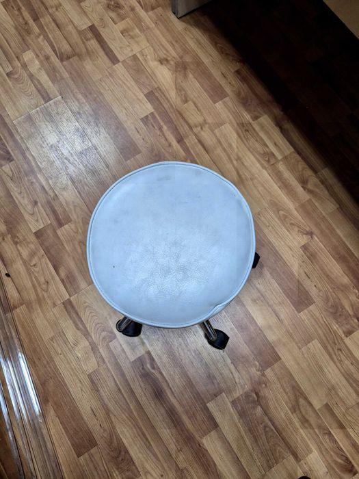 Pat Cosmetice cu Scaun