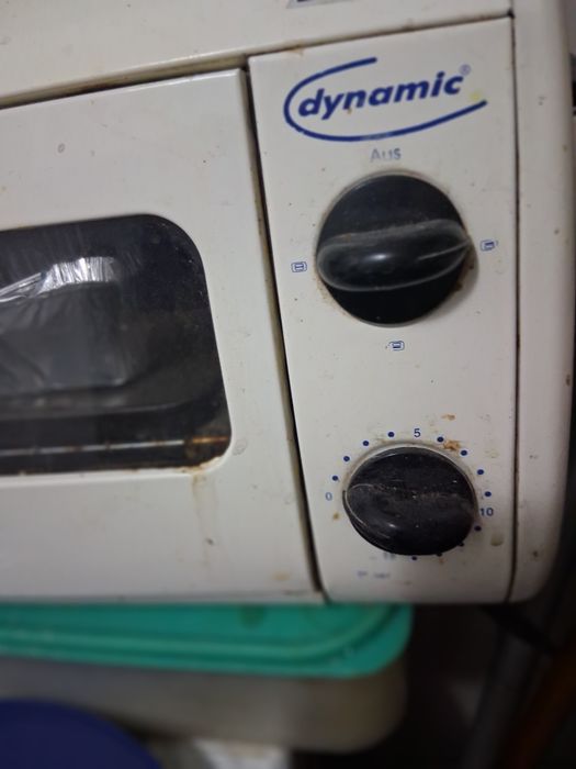 Mini cuptor electric
