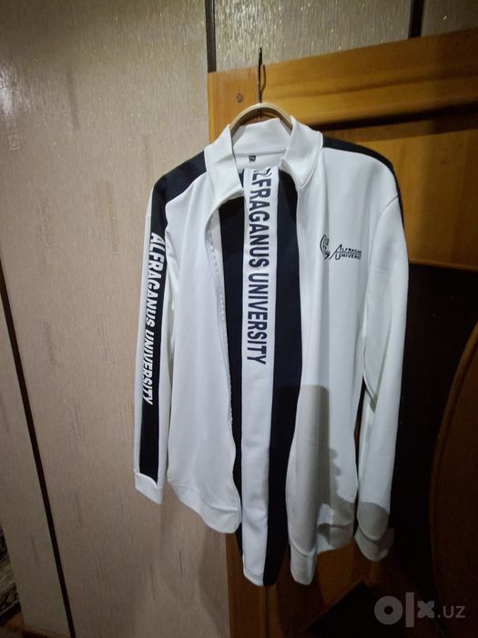 Продам спортивный костюм