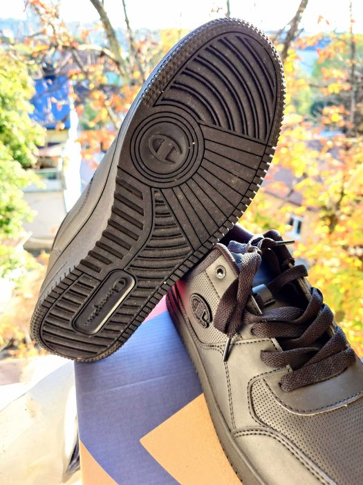 Нови спортни обувки Champion Triple NBK