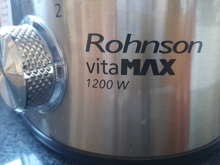 Продавам чисто нова сокоистисквачка Rohnson 1200W. ГАРАНЦИЯ