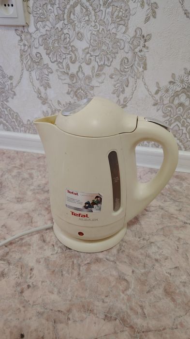 Продам чайник "Тефаль"