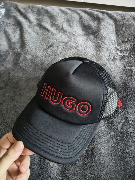 Hugo șapcă unisex cu plasa și logo mare roșu noua originala