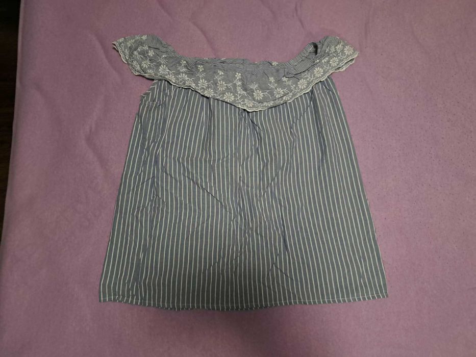 Дамска блуза с райе и дантела