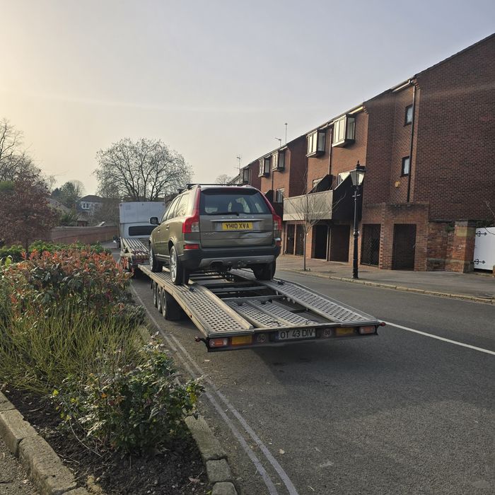 Dezmembrez Volvo XC90 D5 aut 7 locuri 2010