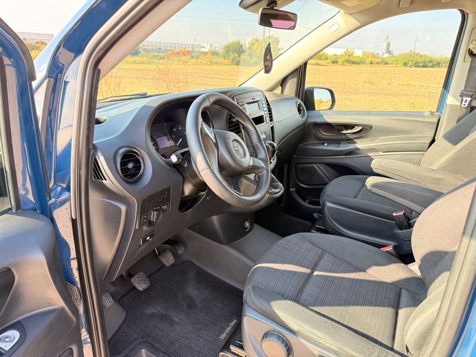 Mercedes Vito Tourer 114 cdi lung an 2014, 8 locuri, usi pe ambele parti