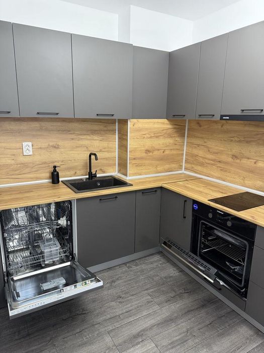 Дава се под наем Двустаен апартамент в Пловдив, Остромила - 65 кв.м за 450 € - Снимка #3