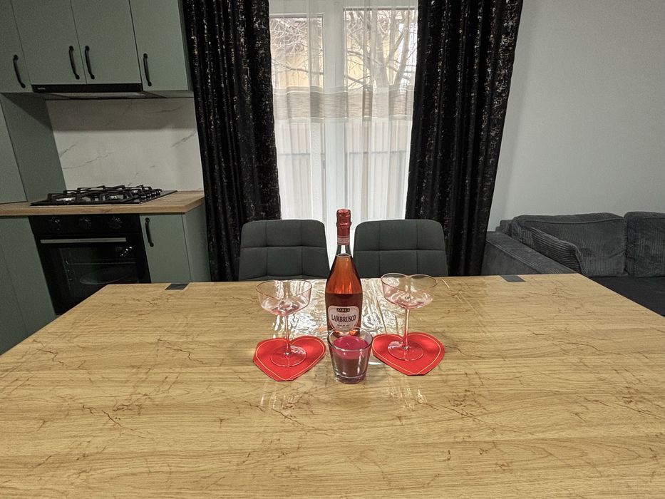 Inchiriez apartament in regim hotelier