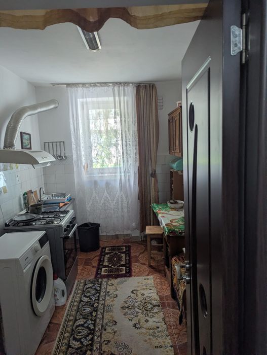 Vand ap 2 camere decomandat 54 mp2 +boxa la subsolul blocului