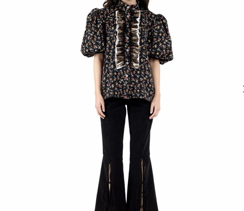 Блузка от бренда Kirpi