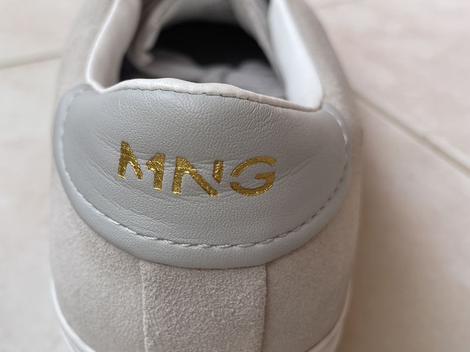 Mango Бежови кецове от велур