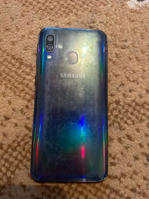 Продам сотвый телефон