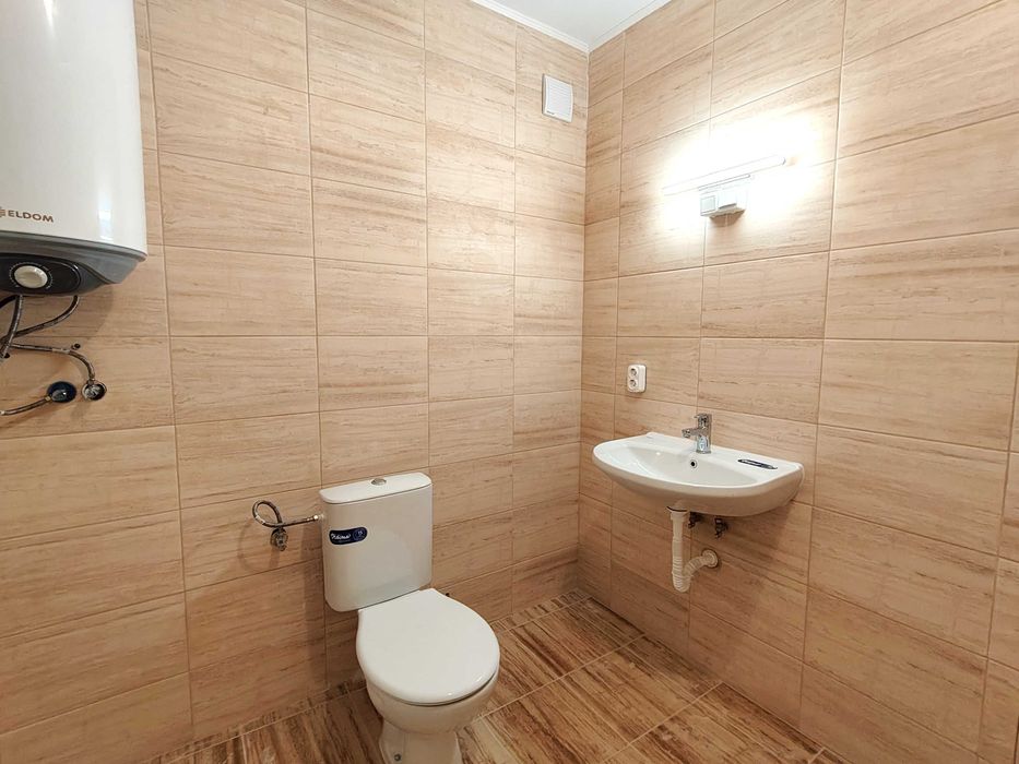 Хубав тристаен с басейн и паркомясто на 250 метра от морето, Лагуна