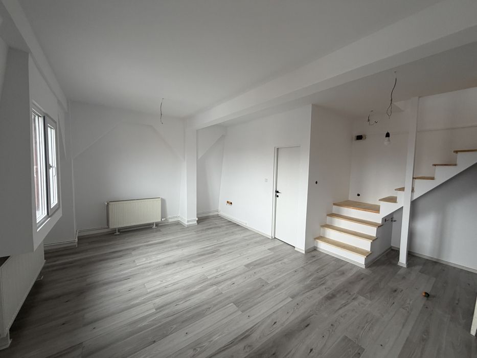 Apartament cu scară interioară