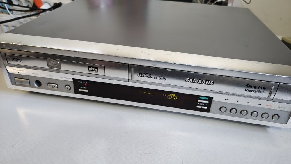 Video combo Samsung model SV DVD1E