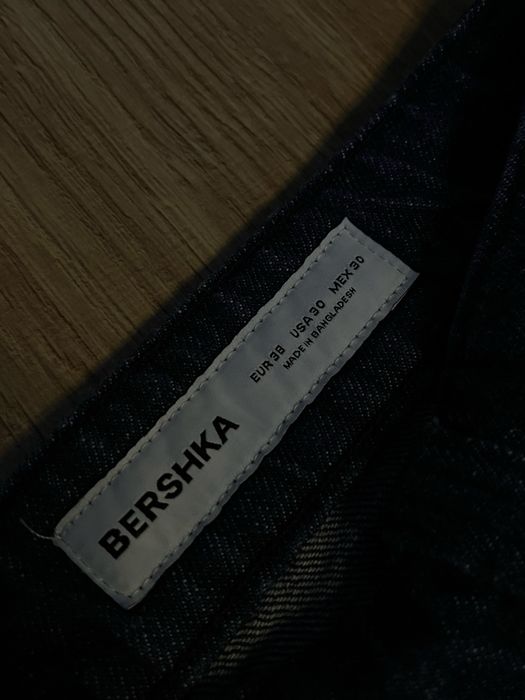 Широки дънки под коляното BERSHKA