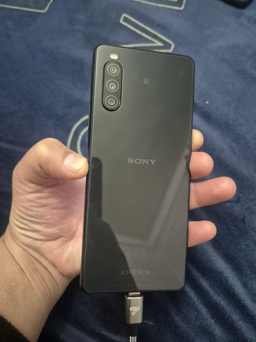 SONY телефон сотилади