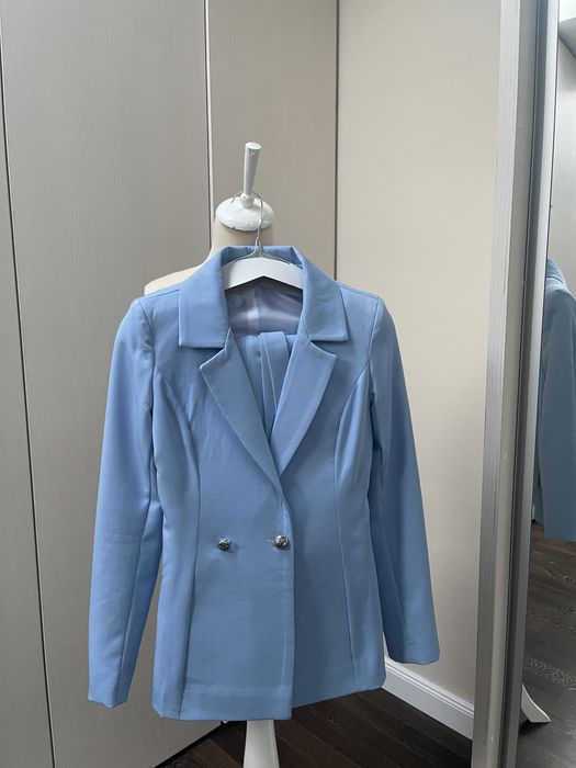 Costum din doua piese