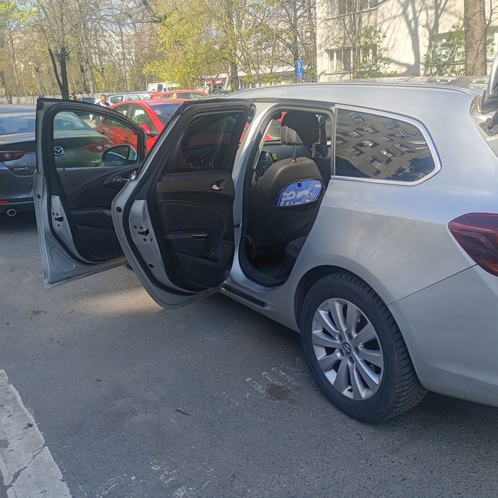 OPEL Astra 2011 — imagine 4