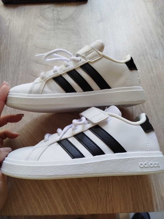 Маратонки Adidas, номер 30