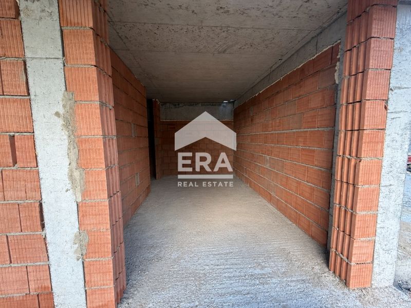 Едностаен ексклузивен апартамент за продажба, с голяма тераса, в новос