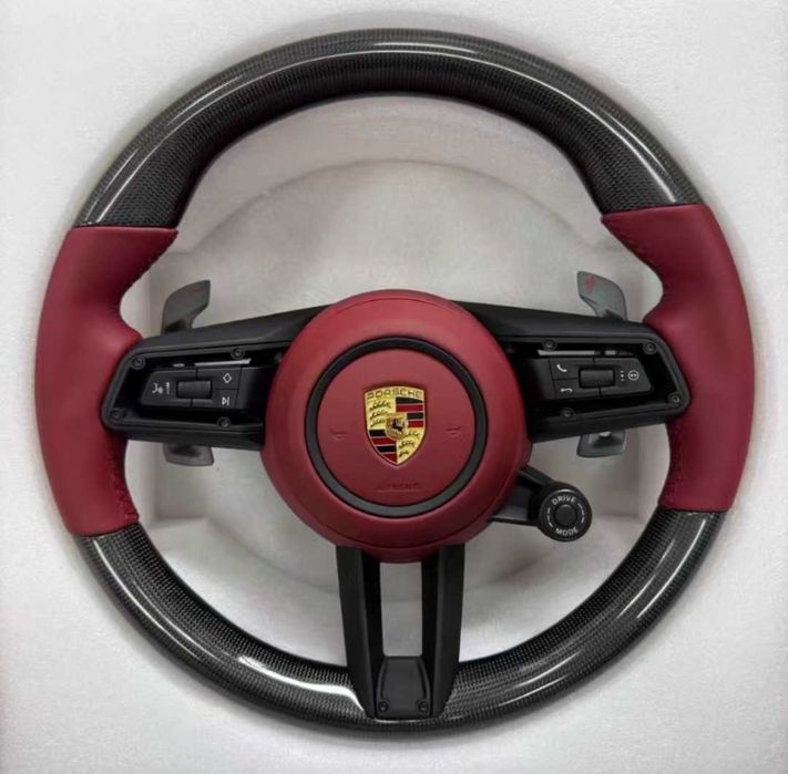 Porsche спортен карбонов волан с червена кожа и Drive Mode селектор
