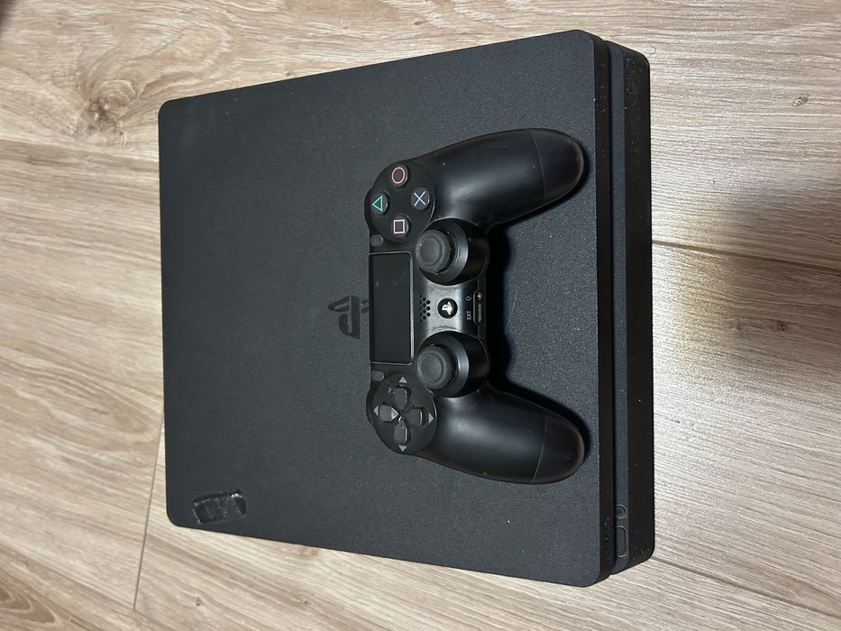Ps 4 slim stare buna