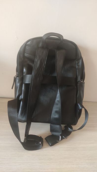 Кожаный рюкзак в отличном состоянии!!