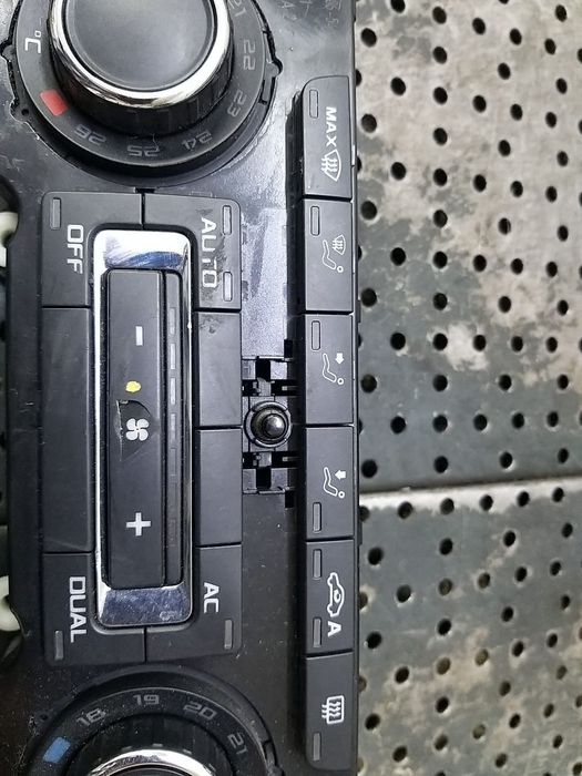 Panou comanda clima ac skoda yeti 5l 3t0907044bk